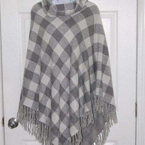 LIMITED Size M/L Grey & White Buffalo Check Poncho - Picture 2 of 6